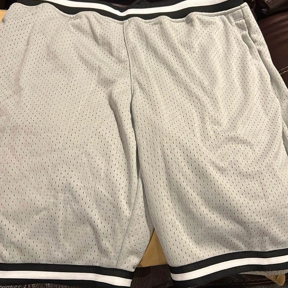 CSG men’s Legend shorts with pockets and waist drawstring